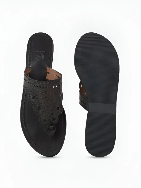 Handmade_Brown_Leather__Kolhapuri_For_Women
