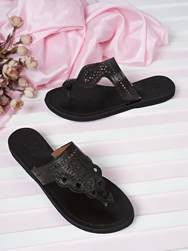Handmade_Brown_Leather__Kolhapuri_For_Women