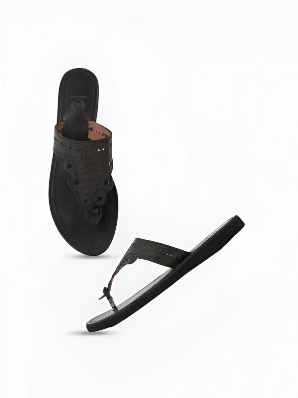 Handmade_Brown_Leather__Kolhapuri_For_Women