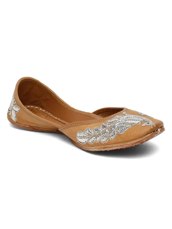 Mukaish_Peacock_Jutti_For_Women