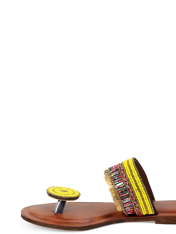 Yellow_Leather_Beadwork_Kolhapuri_Sandals_For_Women