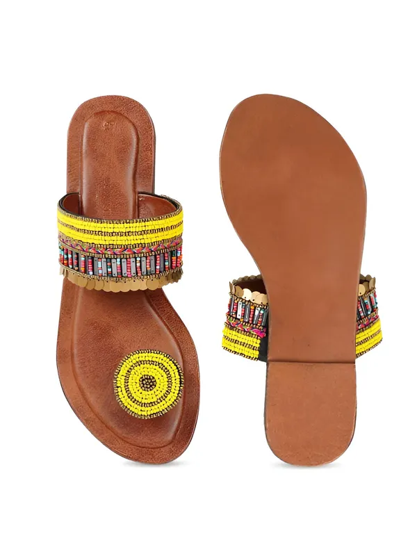 Yellow_Leather_Beadwork_Kolhapuri_Sandals_For_Women