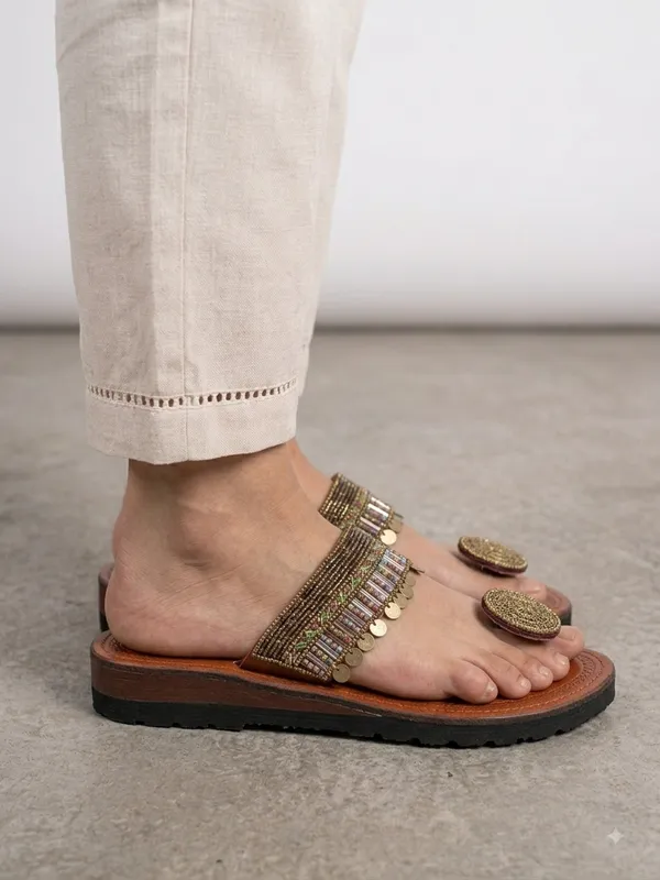 Multicolour_Leather_Beaded_Toe-Ring_Kolhapuri_Flat_For_Women