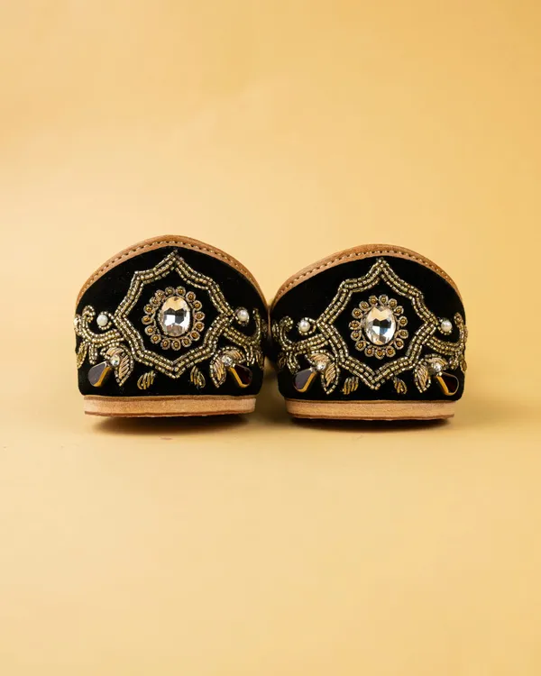 Handmade_Zarina_GOLDBLACK_Jutti