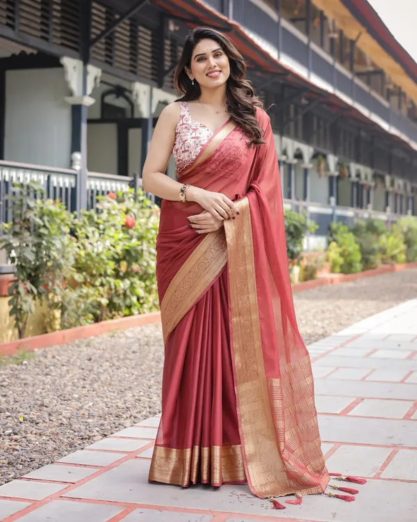 Elegant_Maroon_Plain_Chiffon_Saree_with_Gold_Zari_Border,_Designer_Printed_Blouse_&_Tassel_Detailing