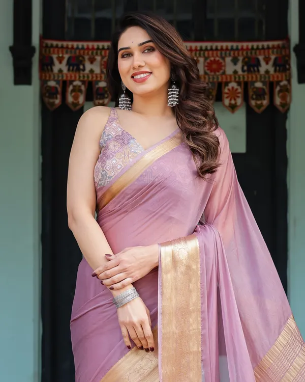 Lavender_Plain_Chiffon_Saree_with_Gold_Zari_Border,_Printed_Blouse_&_Tassel_Details