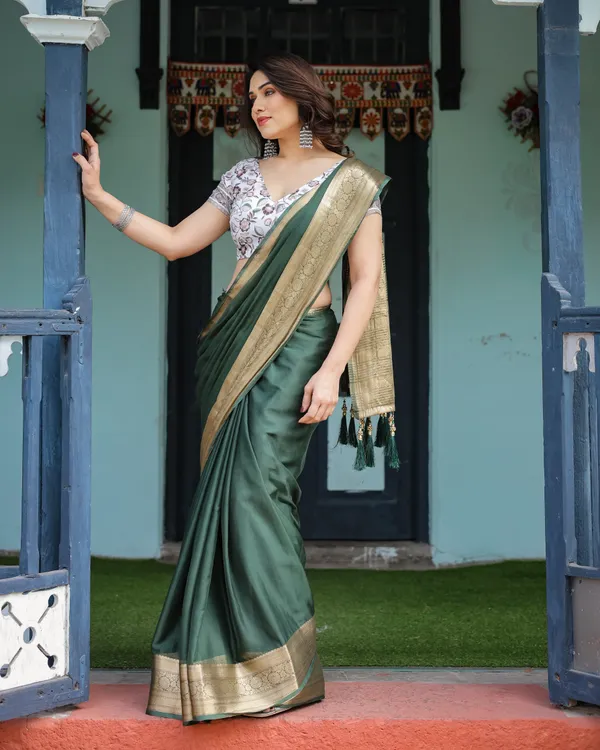 Elegant_Bottle_Green_Plain_Chiffon_Saree_with_Gold_Zari_Border,_Floral_Printed_Blouse_&_Tassel_Finishing