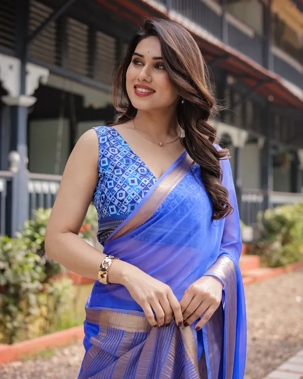 Royal_Blue_Plain_Chiffon_Saree_with_Gold_Zari_Border,_Geometric_Printed_Blouse_&_Tassel_Detailing