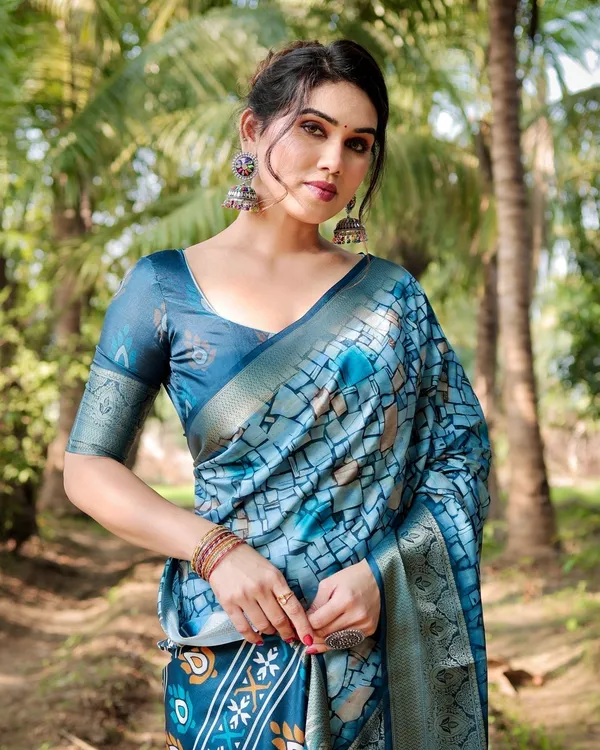 Mesmerizing_Blue_Tussar_Silk_Saree_with_Golden_Zari_Border_and_Mosaic-Inspired_Pallu_Design