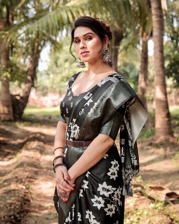 Elegant_Black_Tussar_Silk_Saree_with_Zari_Embellished_Border_and_Bold_Floral_Pallu