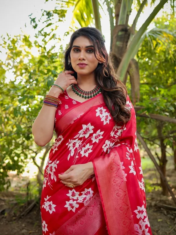 Graceful_Red_Tussar_Silk_Saree_with_White_Floral_Design_and_Zari_Border