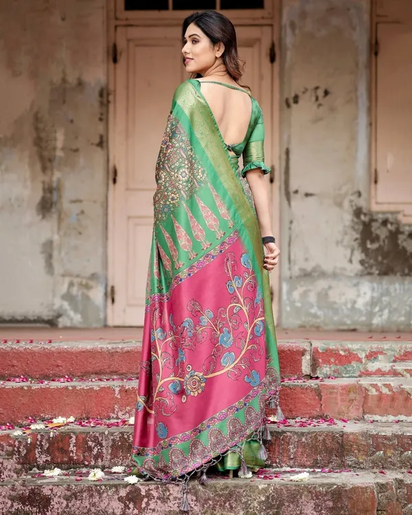Emerald_Green_&_Magenta_Tussar_Silk_Saree_with_Zari_Weave_and_Tassel_Finish