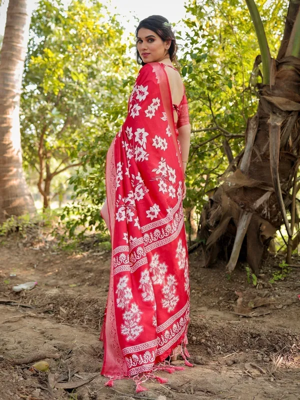 Graceful_Red_Tussar_Silk_Saree_with_White_Floral_Design_and_Zari_Border