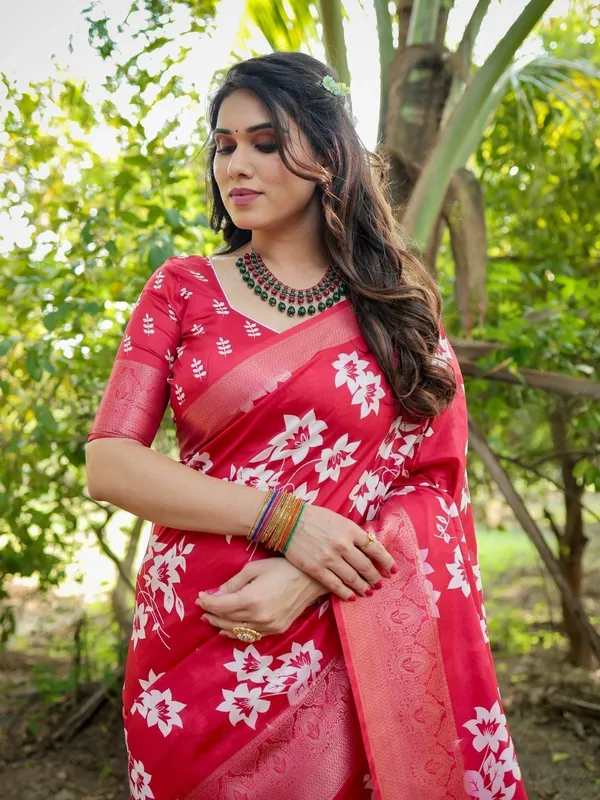Graceful_Red_Tussar_Silk_Saree_with_White_Floral_Design_and_Zari_Border
