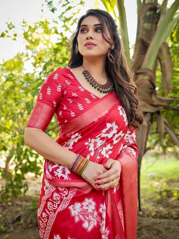 Graceful_Red_Tussar_Silk_Saree_with_White_Floral_Design_and_Zari_Border