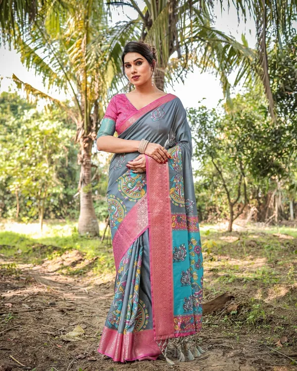 Pastel_Grey_and_Turquoise_Digital_Print_Tussar_Silk_Saree_with_Pink_Zari_Border_and_Peacock_Motif_Pallu