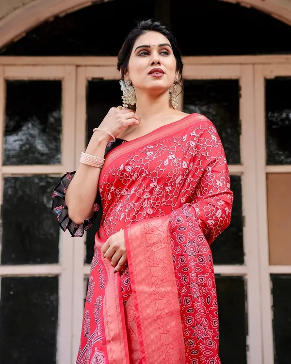 Fiery_Red_Tussar_Silk_Saree_with_Ornamental_Motifs_and_Detailed_Zari_Pallu