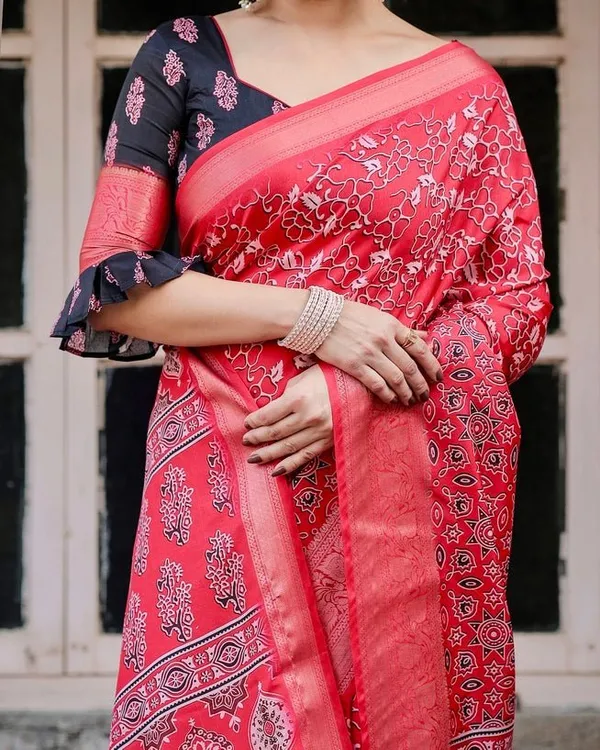 Fiery_Red_Tussar_Silk_Saree_with_Ornamental_Motifs_and_Detailed_Zari_Pallu