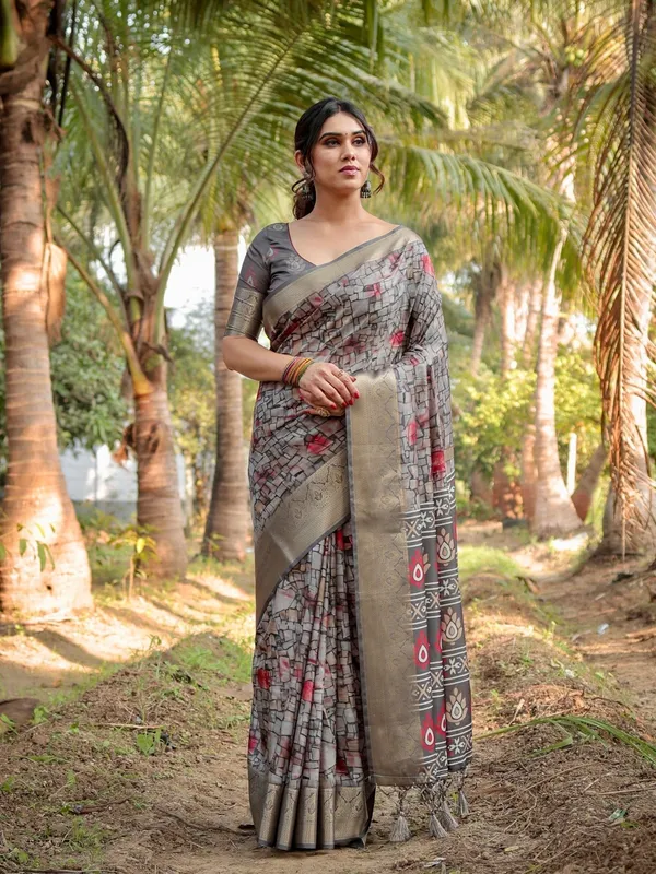 Stunning_Grey_Tussar_Silk_Saree_with_Golden_Zari_Border_and_Mosaic-Inspired_Pallu_Design