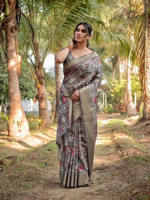 Stunning_Grey_Tussar_Silk_Saree_with_Golden_Zari_Border_and_Mosaic-Inspired_Pallu_Design