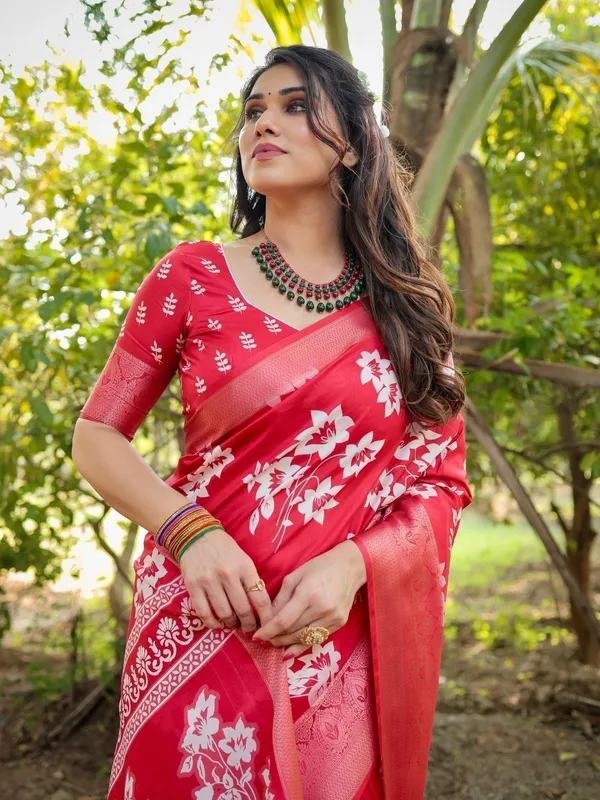 Graceful_Red_Tussar_Silk_Saree_with_White_Floral_Design_and_Zari_Border