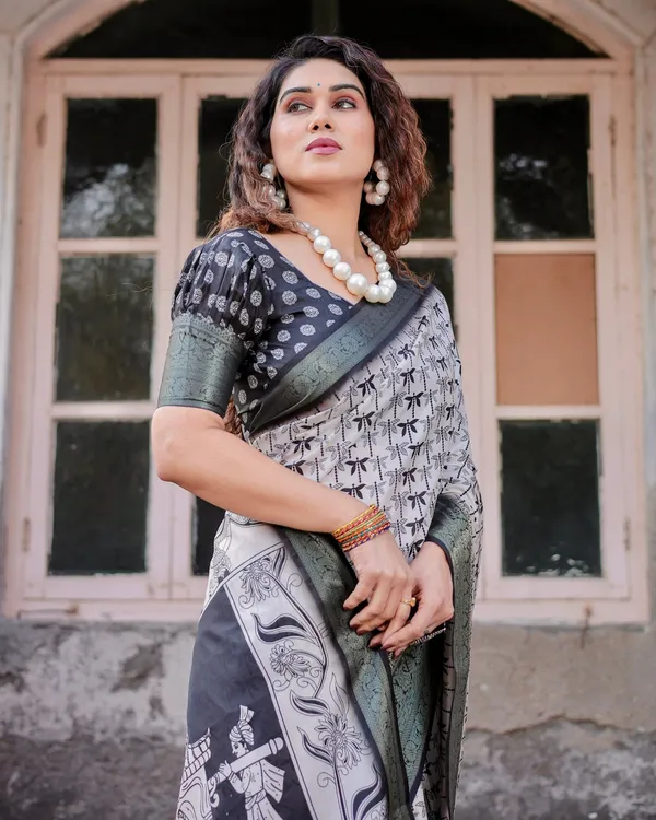 Monochrome_White_and_Black_Tussar_Silk_Saree_with_Tribal_Art_Motifs_and_Zari_Border