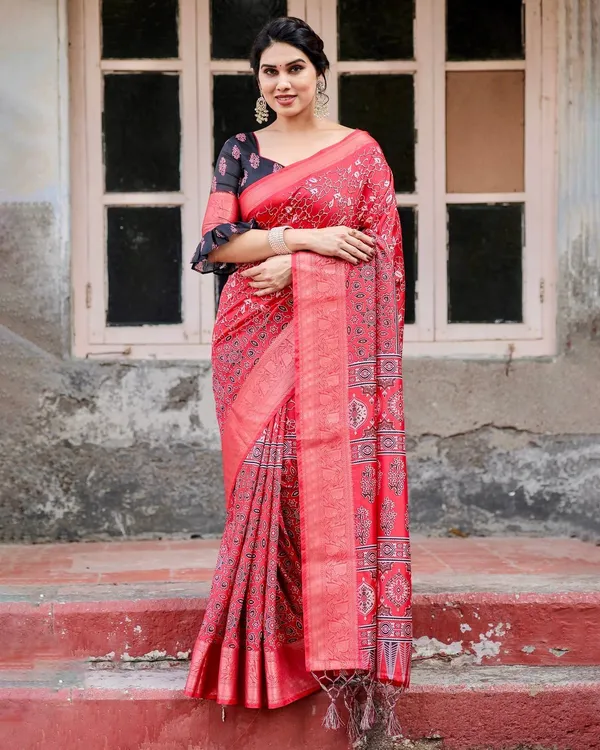 Fiery_Red_Tussar_Silk_Saree_with_Ornamental_Motifs_and_Detailed_Zari_Pallu