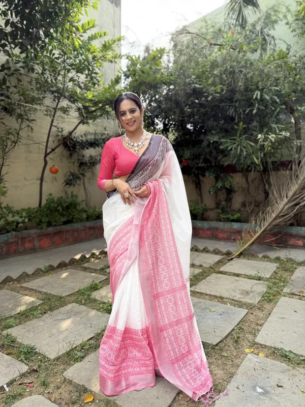 Elegant_White_and_Pink_Pure_Linen_Digital_Printed_Saree_with_Black_Border,_Tassels,_and_Blouse_Piece_?????????_Intricate_Floral_and_Geometric_Design