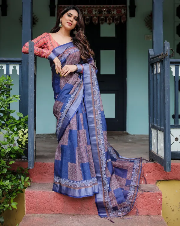 Navy_Blue_&_Red_Pure_Cotton_Linen_Saree_with_Blouse_and_Tassels_on_Edges