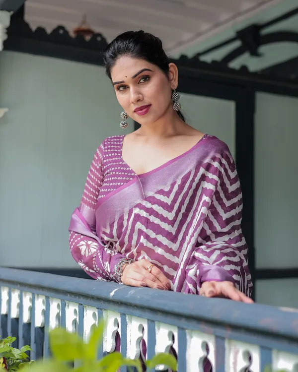 Purple_and_White_Zigzag_Patterned_Pure_Cotton_Linen_Saree_with_Blouse_and_Tassel_Edges