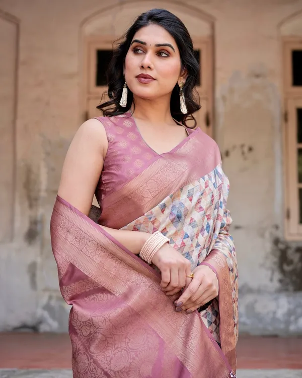 Beige_and_Pink_Geometric_Print_Banarasi_Silk_Saree_with_Zari_Weave_and_Tassel-Embellished_Pallu