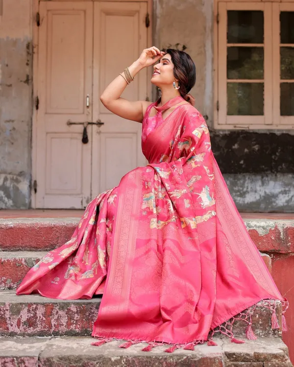 Regal_Pink_Banarasi_Silk_Saree_with_Zari_Weave_and_Intricate_Tassels