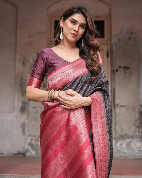 Black_Banarasi_Silk_Saree_with_Intricate_Pink_Zari_Border_&_Traditional_Motifs