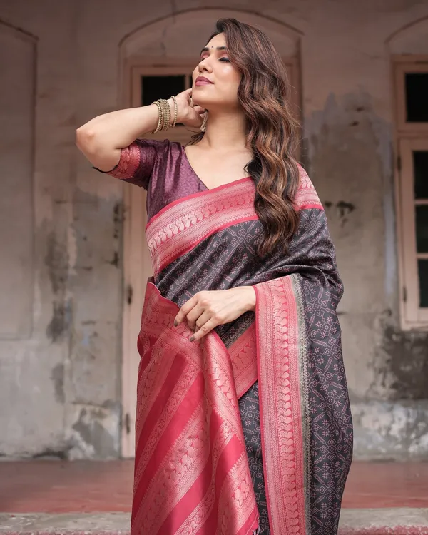 Black_Banarasi_Silk_Saree_with_Intricate_Pink_Zari_Border_&_Traditional_Motifs