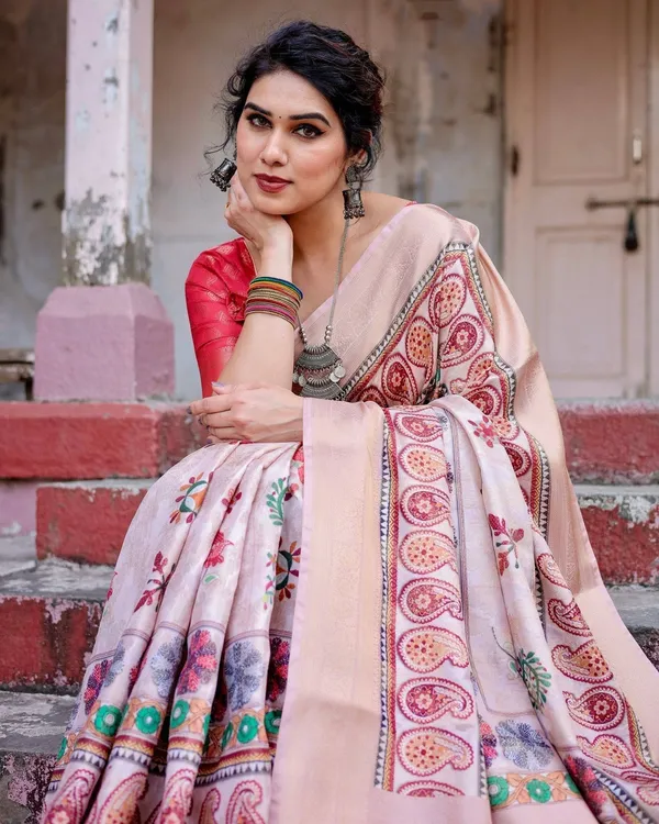 Peach_Banarasi_Silk_Saree_with_Intricate_Paisley_and_Floral_Design