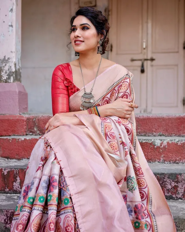 Peach_Banarasi_Silk_Saree_with_Intricate_Paisley_and_Floral_Design