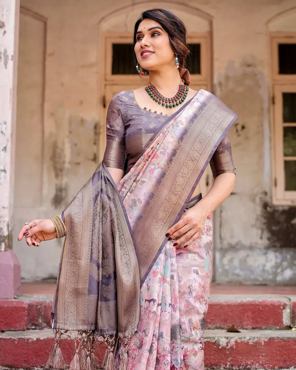 Graceful_Lavender_Banarasi_Silk_Saree_with_Regal_Zari_Weave_and_Tassel_Detailing
