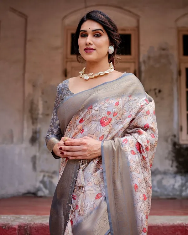 Elegant_Grey_Banarasi_Silk_Saree_with_Intricate_Floral_Design_and_Zari_Weave