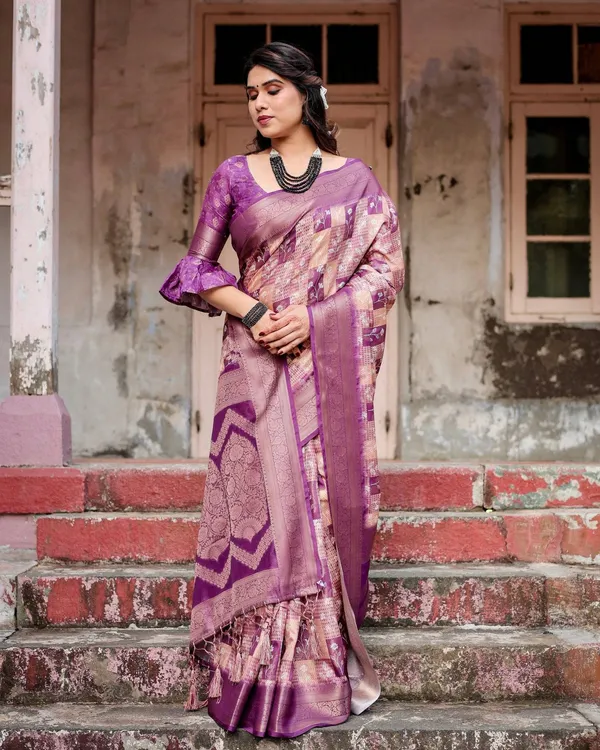 Exquisite_Lavender_Banarasi_Silk_Saree_with_Zari_Weave_and_Tassels