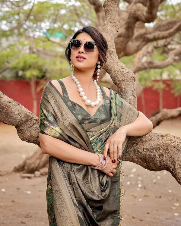 Green_Banarasi_Silk_Saree_with_Lush_Botanical_Digital_Print_&_Intricate_Zari_Border