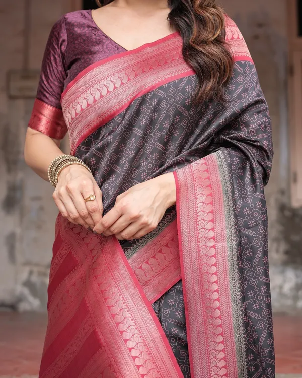 Black_Banarasi_Silk_Saree_with_Intricate_Pink_Zari_Border_&_Traditional_Motifs