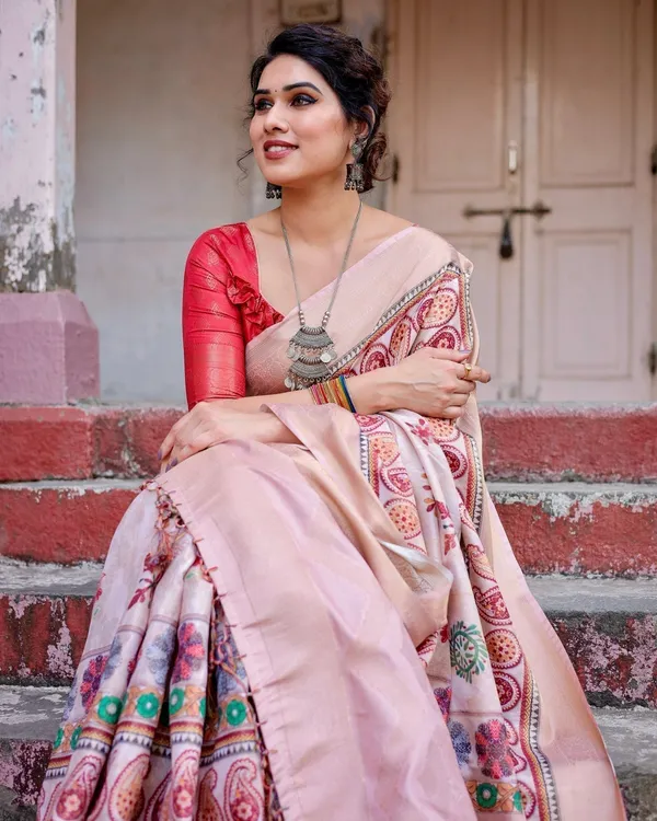 Peach_Banarasi_Silk_Saree_with_Intricate_Paisley_and_Floral_Design