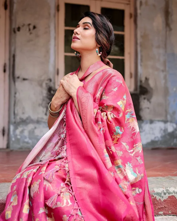 Regal_Pink_Banarasi_Silk_Saree_with_Zari_Weave_and_Intricate_Tassels