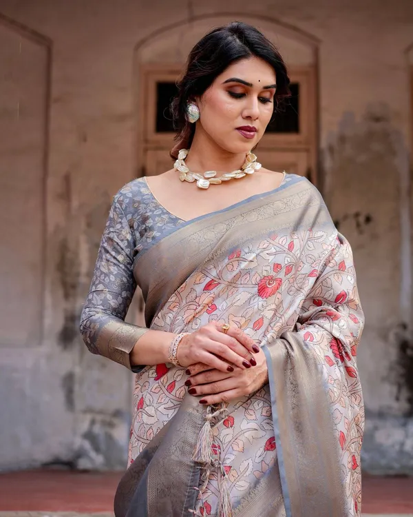 Elegant_Grey_Banarasi_Silk_Saree_with_Intricate_Floral_Design_and_Zari_Weave
