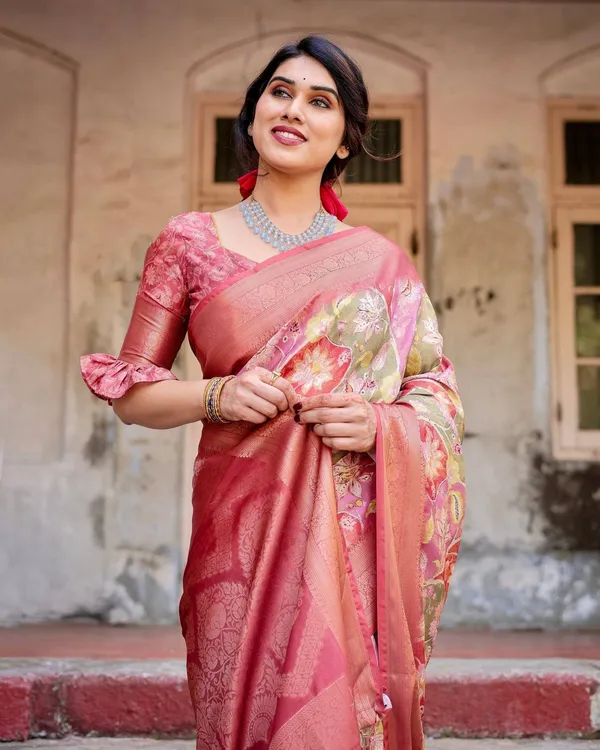 Graceful_Peach_and_Pink_Banarasi_Silk_Saree_with_Zari_Weave_and_Tassels