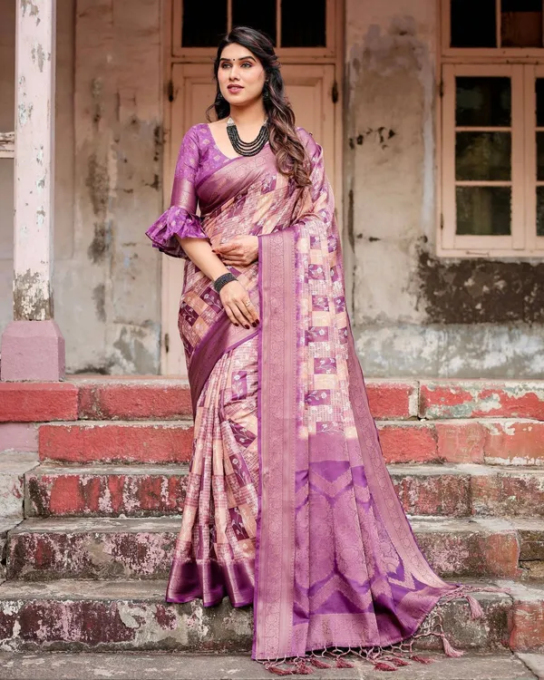 Exquisite_Lavender_Banarasi_Silk_Saree_with_Zari_Weave_and_Tassels