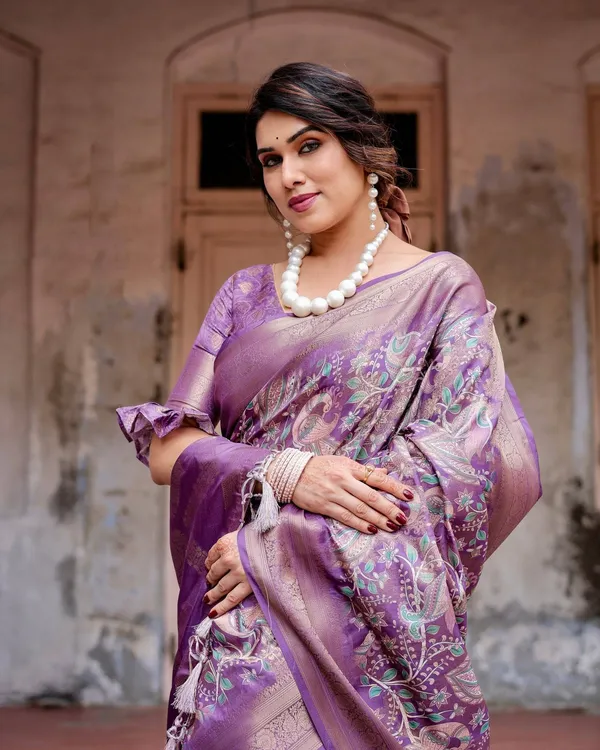 Lavender_Banarasi_Silk_Saree_with_Intricate_Zari_Weaving,_Tassel_Accents,_and_Designer_Floral_Pallu
