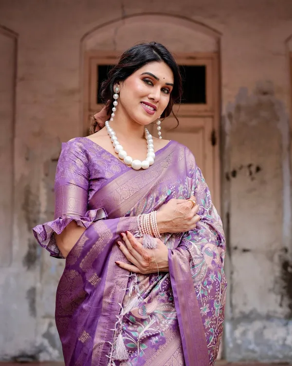 Lavender_Banarasi_Silk_Saree_with_Intricate_Zari_Weaving,_Tassel_Accents,_and_Designer_Floral_Pallu