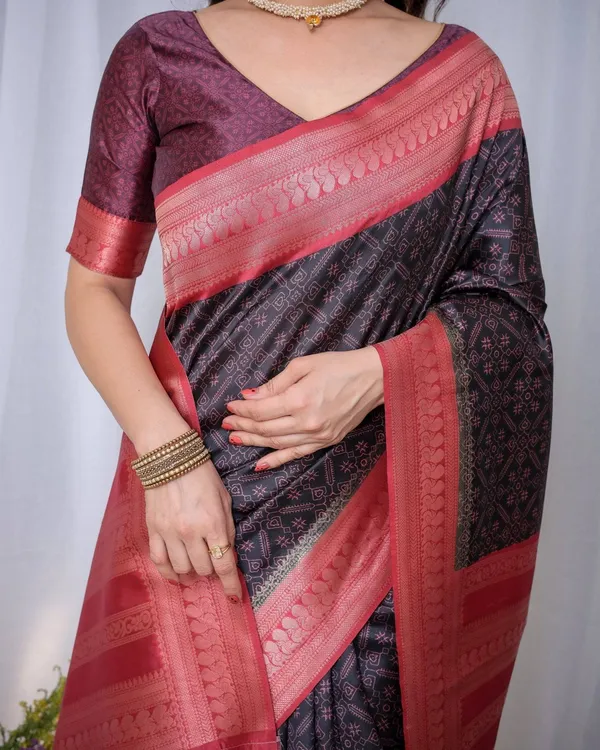 Majestic_Black_Banarasi_Silk_Saree_with_Rose_Gold_Border_and_Tassels