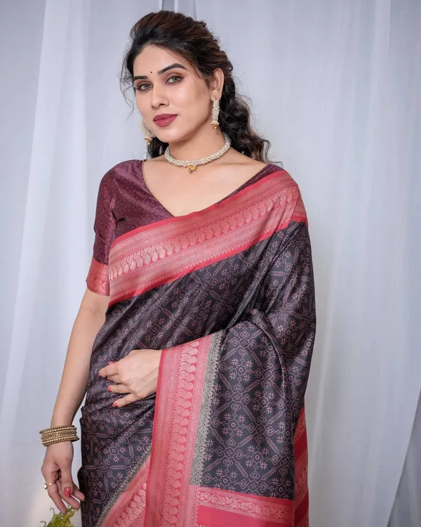 Majestic_Black_Banarasi_Silk_Saree_with_Rose_Gold_Border_and_Tassels